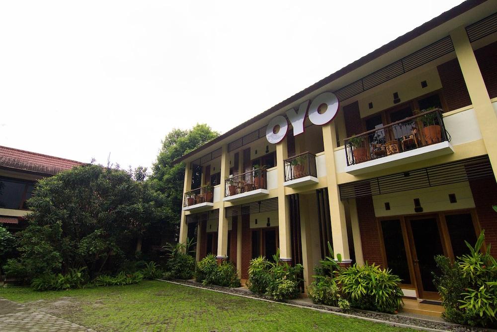 Urbanview Sasono Putro Condoongcatur By Reddoorz Kejayan Ngoại thất bức ảnh
