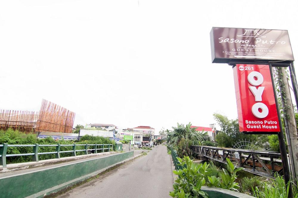 Urbanview Sasono Putro Condoongcatur By Reddoorz Kejayan Ngoại thất bức ảnh