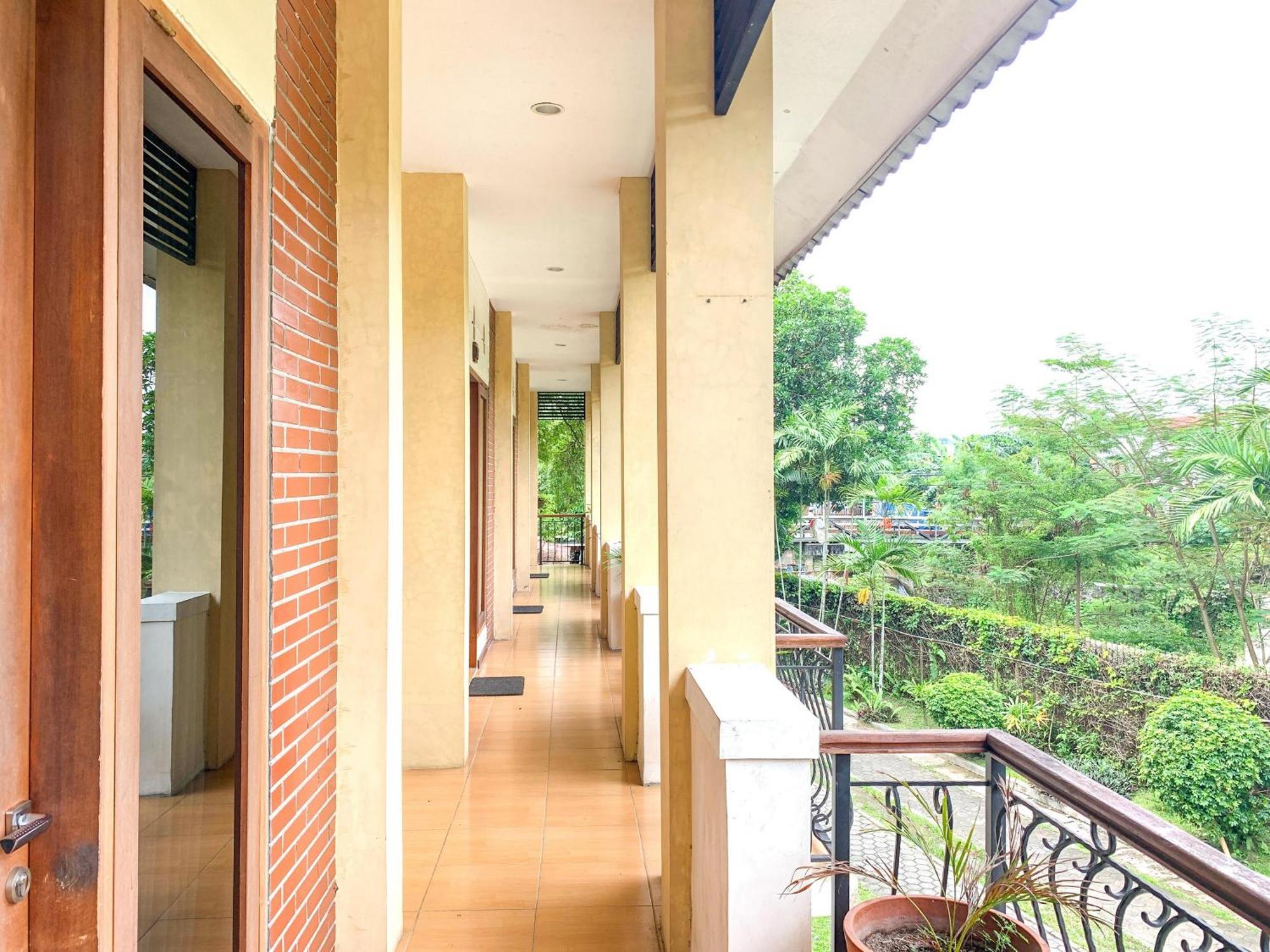 Urbanview Sasono Putro Condoongcatur By Reddoorz Kejayan Ngoại thất bức ảnh