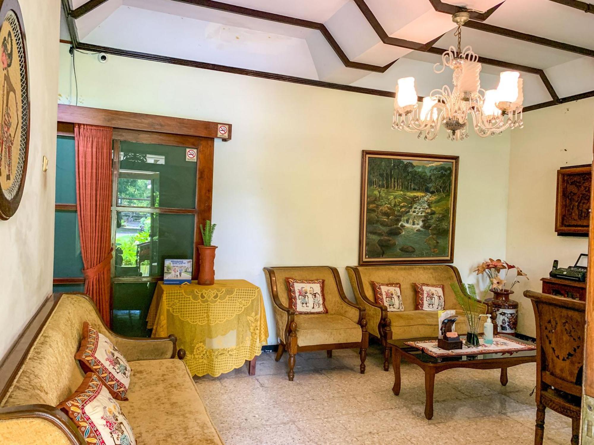 Urbanview Sasono Putro Condoongcatur By Reddoorz Kejayan Ngoại thất bức ảnh