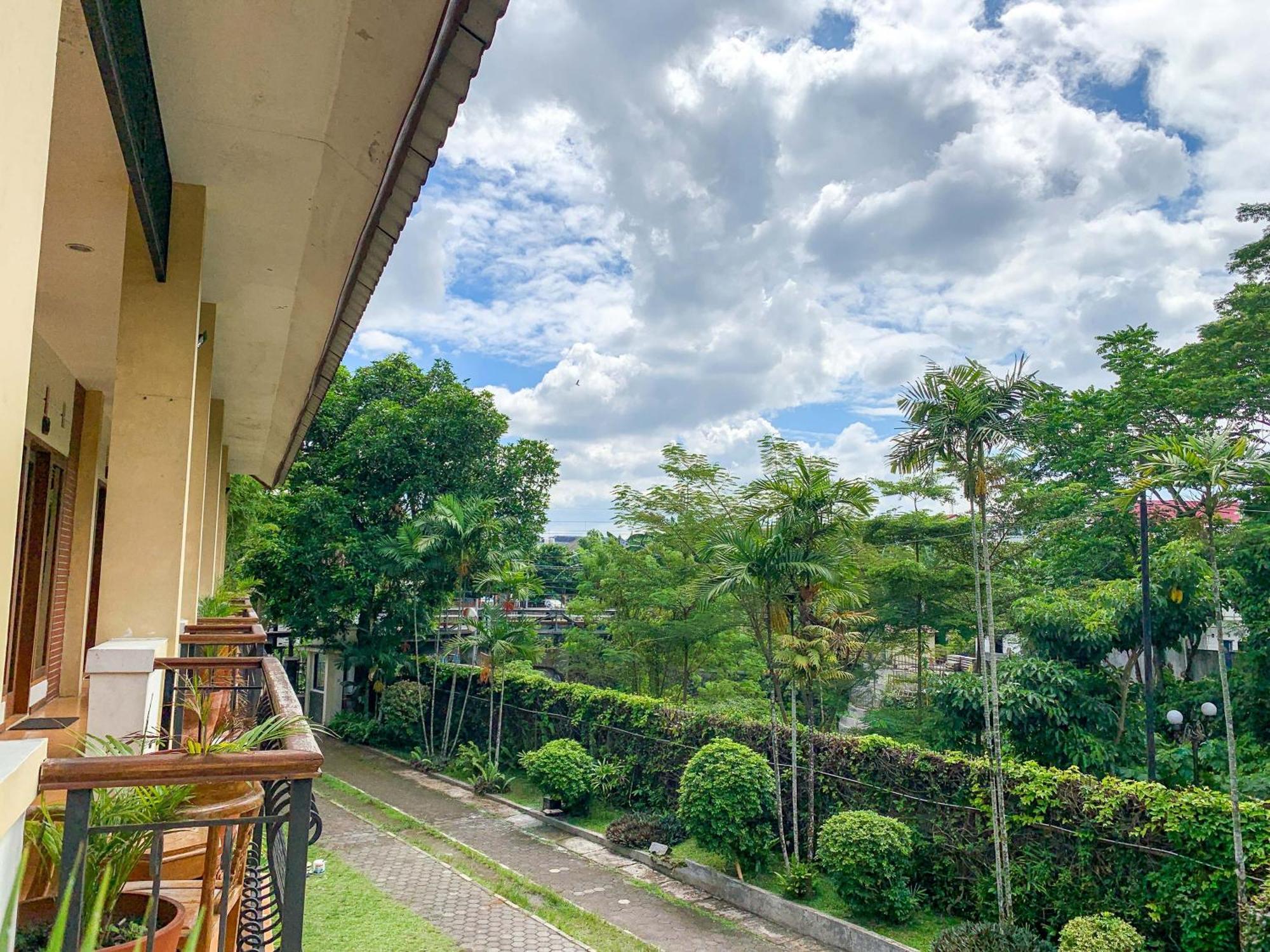 Urbanview Sasono Putro Condoongcatur By Reddoorz Kejayan Ngoại thất bức ảnh