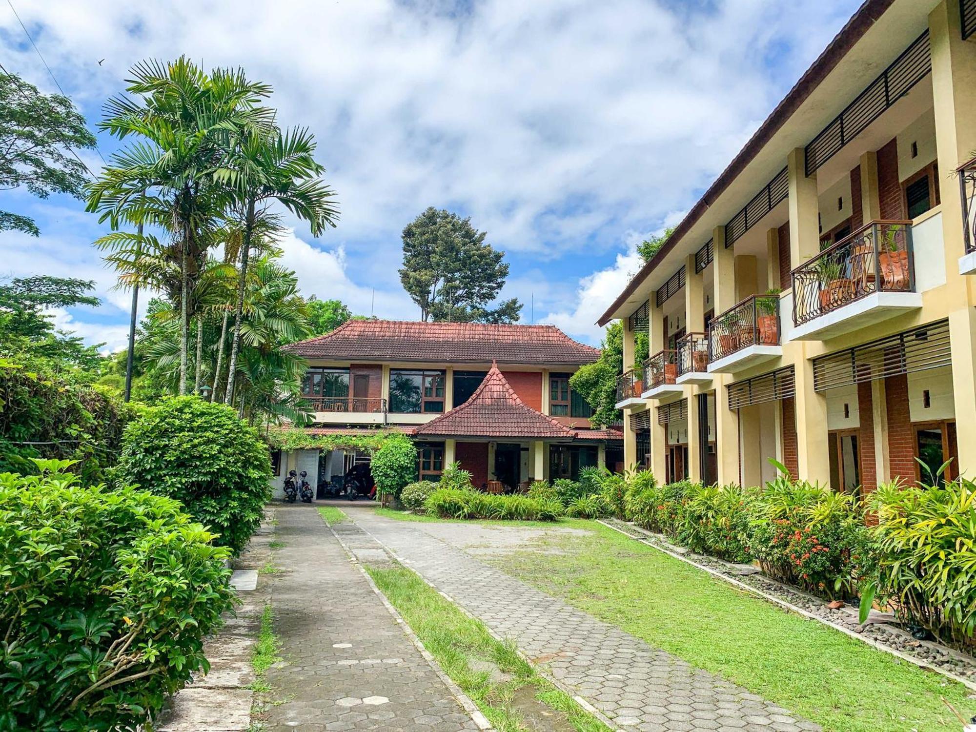 Urbanview Sasono Putro Condoongcatur By Reddoorz Kejayan Ngoại thất bức ảnh