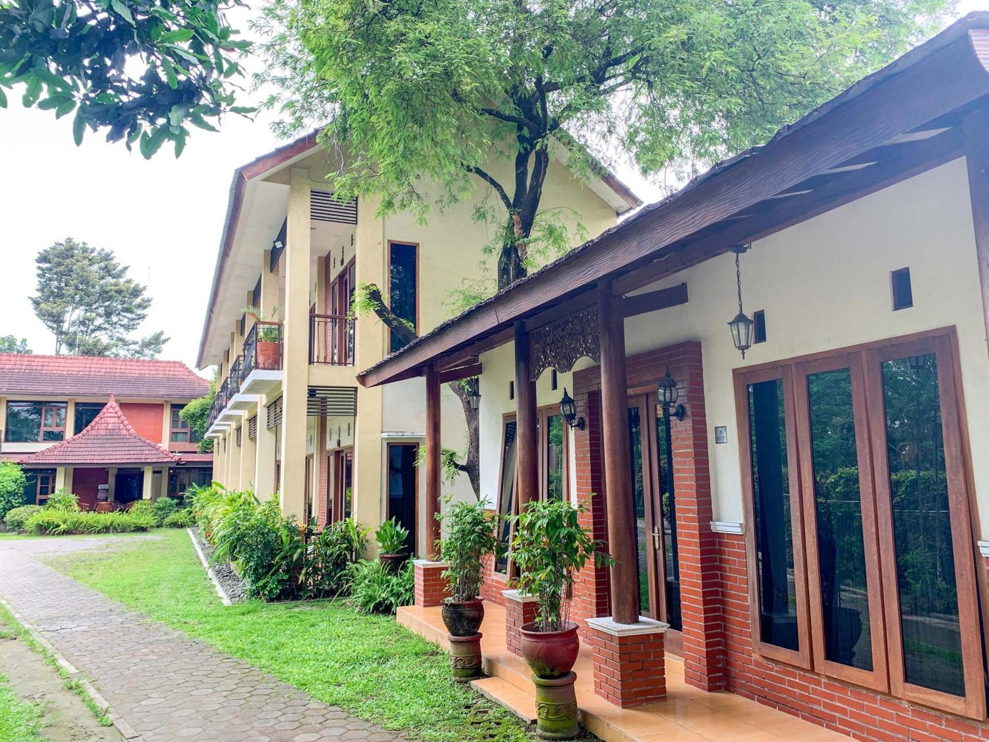 Urbanview Sasono Putro Condoongcatur By Reddoorz Kejayan Ngoại thất bức ảnh